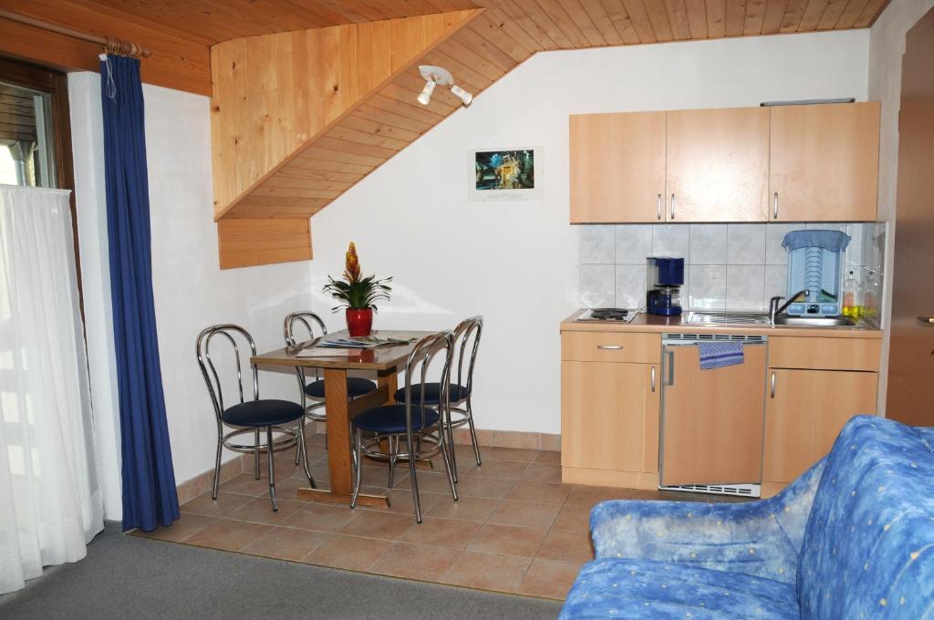 Apartments Pod Rodico Bohinjska Bistrica Szoba fotó